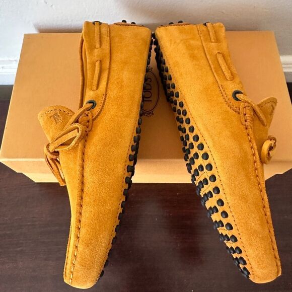 Men's Tod’s top grain suede leather driving men's loafer
EU 38 - US5,5 new - Picture 4 of 13